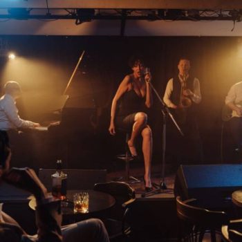 chanteuse avec pianiste